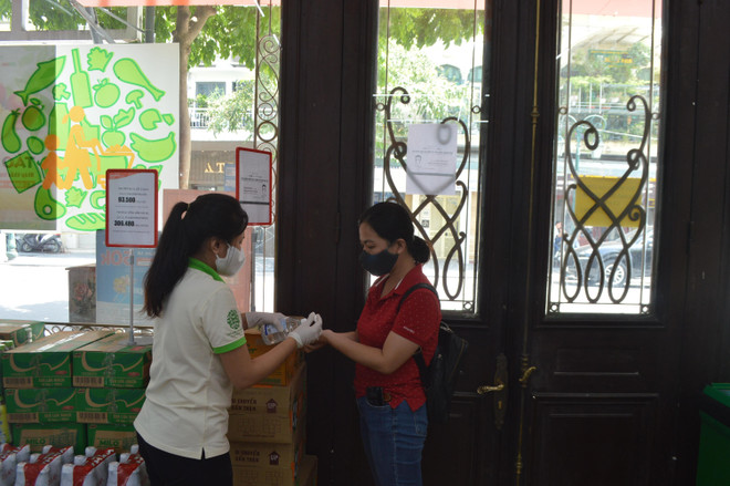 Doanh nghiệp bảo đảm đủ hàng hóa Tết, chủ động ứng phó COVID-19 ảnh 2