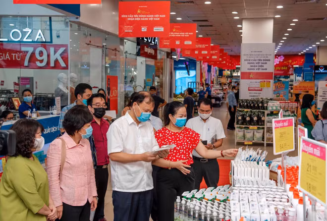 Doanh nghiệp bảo đảm đủ hàng hóa Tết, chủ động ứng phó COVID-19 ảnh 1