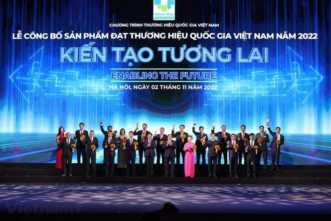 Vinh danh các doanh nghiệp có sản phẩm đạt Thương hiệu Quốc gia năm 2022. (Ảnh: Đức Duy/Vietnam+) thqg-8070.jpeg.webp