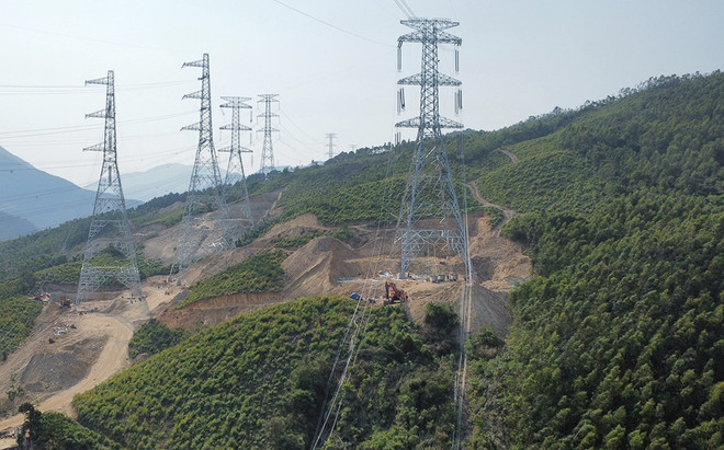 Dự án đường dây 500 kV mạch 3. (Ảnh: PV/Vietnam+) Anh3Hoanthanhdongdien252024.jpg