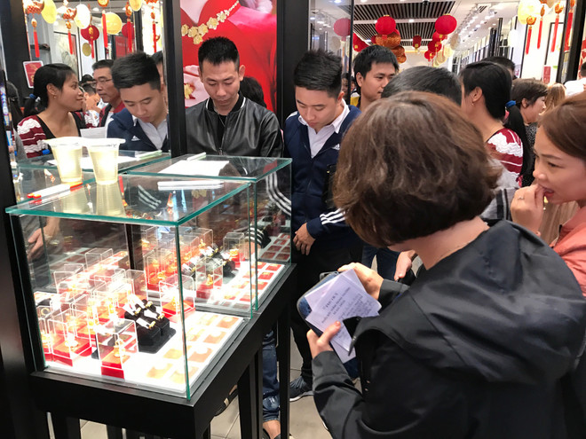 Vàng SJC tăng 70.000 đồng mỗi lượng, tỷ giá trung tâm đi xuống ảnh 1