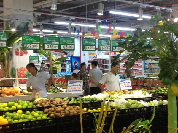 Giá hàng hóa thiết yếu "cố thủ": Cơ quan quản lý đang "bó tay" ảnh 1