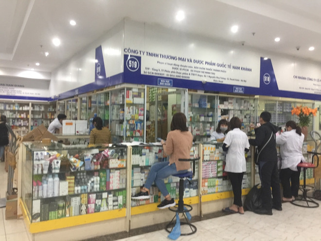 Kiểm tra thông tin kêu gọi không bán khẩu trang ở chợ thuốc Hapulico ảnh 1