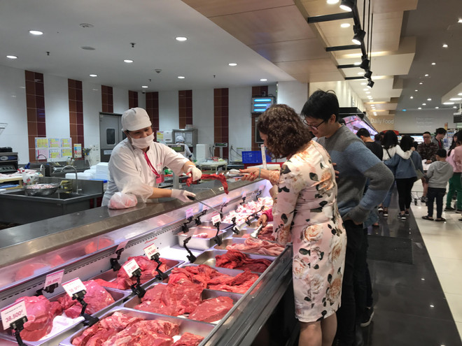 Doanh nghiệp đẩy mạnh tích trữ hàng thiết yếu bình ổn thị trường ảnh 2