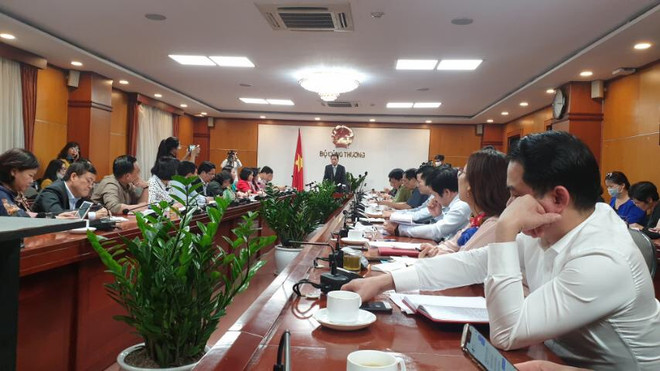 Bộ Công Thương họp khẩn: Không để thiếu hàng, tăng giá bất hợp lý ảnh 3