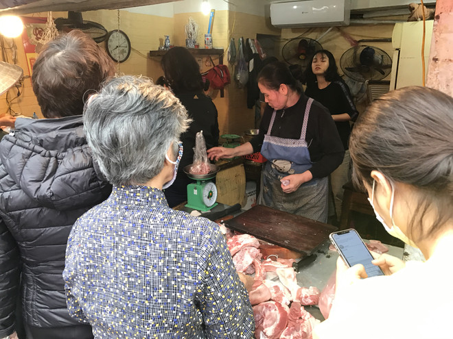 Bộ Công Thương họp khẩn: Không để thiếu hàng, tăng giá bất hợp lý ảnh 2