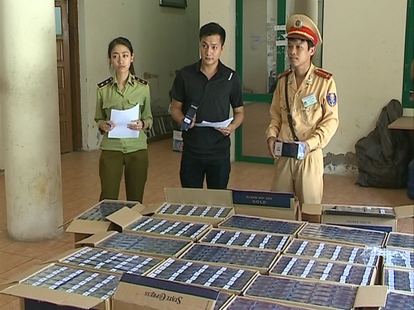 Bắt 12.000 bao thuốc lá nhập lậu trên đường về Hà Nội tiêu thụ ảnh 1