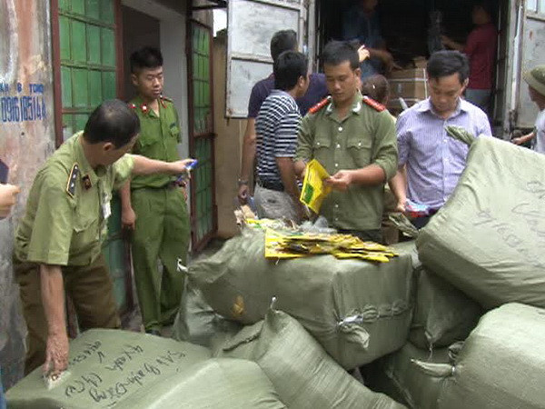 Hà Nội phát hiện gần 8 tấn mì chính, bột nêm có dấu hiệu làm giả ảnh 1