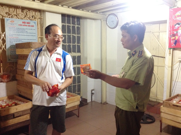 Đồng loạt kiểm tra các cơ sở sản xuất, kinh doanh bánh Trung thu ảnh 1