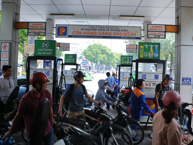 Petrolimex công bố quỹ bình ổn xăng dầu còn dư 2.670 tỷ đồng ảnh 1