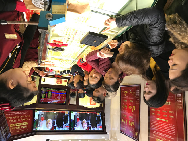 Dù đi xuống, vàng Rồng Thăng Long vẫn cao hơn SJC 50.000 đồng ảnh 1