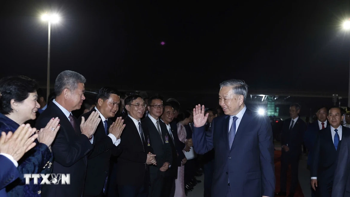 Lễ tiễn Tổng Bí thư Tô Lâm và đoàn cấp cao Việt Nam tại Sân bay Quốc tế Techo. (Ảnh: Thống Nhất/TTXVN)