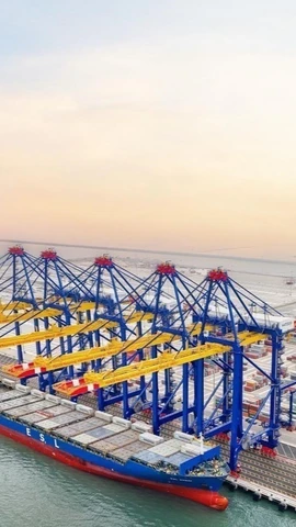 Khu bến cảng Lạch Huyện, Hải Phòng. (Ảnh minh họa: Hoàng Ngọc/TTXVN)