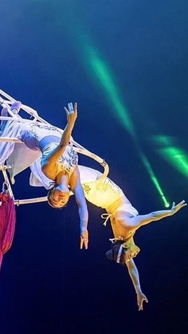 Đoàn nghệ sỹ Liên đoàn Xiếc Việt Nam do Nghệ sỹ Nhân dân Tống Toàn Thắng, Giám đốc làm trưởng đoàn tham dự Liên hoan Xiếc thế giới “IDOL” lần thứ 8 tại Moscow, Liên bang Nga năm 2024. (Ảnh: CTV/Vietnam+)