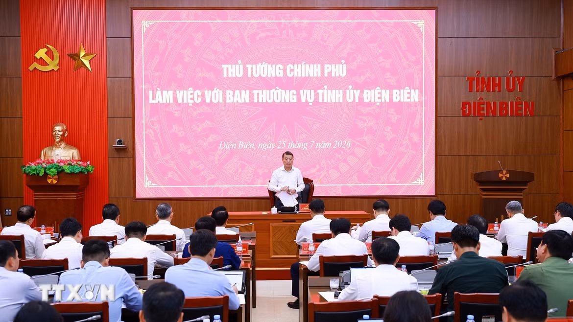 Thủ tướng Lê Minh Hưng làm việc với Ban Thường vụ Tỉnh ủy Điện Biên. (Ảnh: Dương Giang/TTXVN)