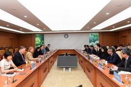 Bộ trưởng Bộ Tài chính Nguyễn Văn Thắng có buổi tiếp và làm việc với Đại sứ Hoa Kỳ Marc E. Knapper, ngày 8/5. (Ảnh: BTC/Vietnam+)