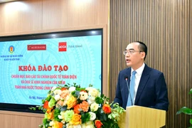 Từ ngày 14-18/4, Trường Đào tạo và Bồi dưỡng nghiệp vụ kiểm toán phối hợp cùng ACCA Việt Nam và Agribank tổ chức khóa bồi dưỡng “Chuẩn mực báo cáo tài chính quốc tế toàn diện và chia sẻ kinh nghiệm của Kiểm toán Nhà nước trong lĩnh vực ngân hàng." (Ảnh: Vietnam+)
