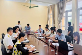 Thuế cơ sở 1 tỉnh Quảng Ninh phối hợp làm việc cùng chính quyền địa phương và cơ quan chức năng trong công tác quản lý thuế. (Ảnh: Thuế tỉnh Quảng Ninh)