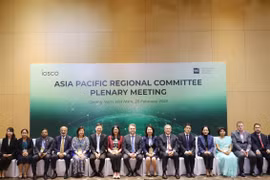 Phiên họp toàn thể Hội nghị Tiểu ban khu vực châu Á-Thái Bình Dương (APRC) thuộc Tổ chức quốc tế các Ủy ban Chứng khoán (IOSCO), ngày 20/2 diễn ra ở Quảng Nam. (Ảnh: Vietnam+)