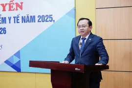 Thứ trưởng Lê Tấn Cận yêu cầu Bảo hiểm xã hội Việt Nam cần chủ động nắm bắt khó khăn từ thực tiễn để tham mưu, đề xuất sửa đổi chính sách pháp luật phù hợp. (Ảnh: Vietnam+)