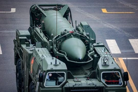 Màn mãn nhãn với dàn khí tài xe bánh lốp đặc chủng trong đoàn diễu binh