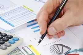 Sáu tháng đầu năm 2025, doanh thu phí bảo hiểm ước đạt 67.242 tỷ đồng và tổng tài sản toàn ngành vượt mốc 910.000 tỷ đồng. (Ảnh: Vietnam+)