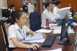 Kết quả lũy kế thu ngân sách Nhà nước trong cân đối đạt hơn 634 nghìn tỷ đồng, xấp xỉ 25,1% so với dự toán năm 2026. (Ảnh: Vietnam+)