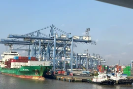 Tổng kim ngạch xuất, nhập khẩu hàng hóa 10 tháng đạt trên 762 tỷ USD, tăng 17,4% so với cùng kỳ năm trước. (Ảnh: Vietnam+)