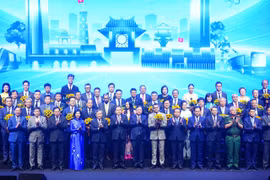 Hội nghị ngày 29/6 công bố quy hoạch 100 năm Hà Nội, thu hút các nhà đầu tư lớn cam kết đồng hành xây dựng thành phố hiện đại, tri thức, công nghệ. (Ảnh: BTC/Vietnam+)