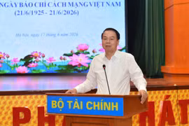 Thứ trưởng Bộ Tài chính Nguyễn Đức Chi khẳng định ngành tài chính sẽ không thay đổi mục tiêu tăng trưởng hai con số dù bối cảnh thế giới biến động khôn lường. (Ảnh: Vietnam+)