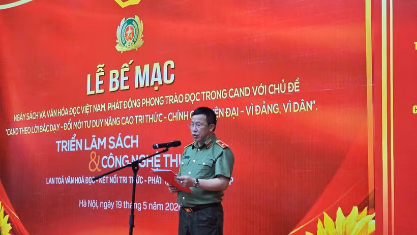 Thiếu tướng Nguyễn Công Bẩy, Phó Cục trưởng Cục Công tác chính trị phát biểu tại buổi lễ. (Ảnh:PV/Vietnam+)
