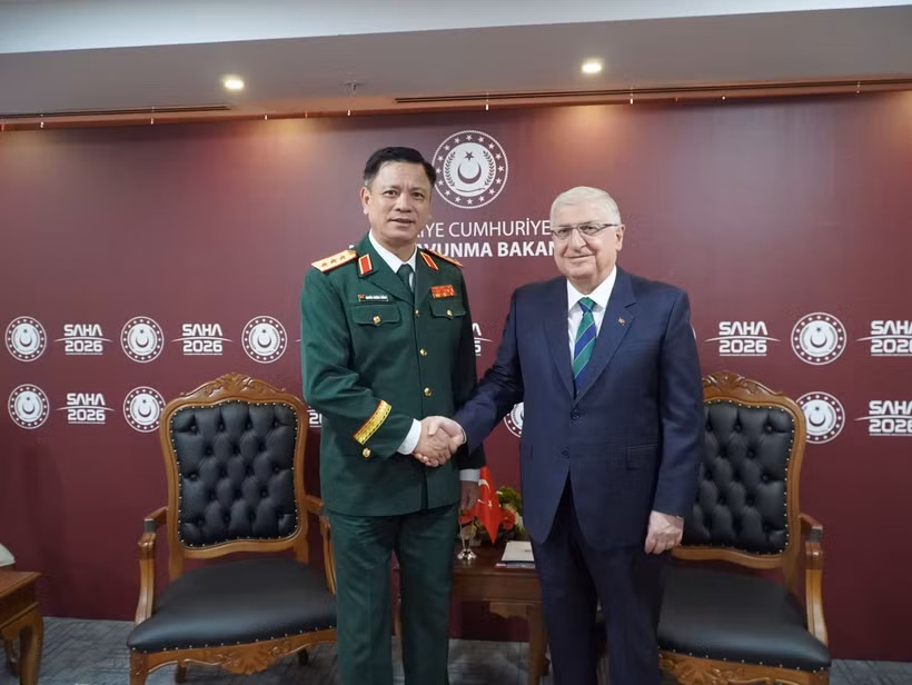 Thượng tướng Nguyễn Trường Thắng, Thứ trưởng Bộ Quốc phòng và Bộ trưởng Bộ Quốc phòng Thổ Nhĩ Kỳ Yasar Guler. (Ảnh: BQP)