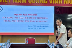 Phó giáo sư Nguyễn Văn Tuấn - Viện trưởng Viện Sức khỏe Tâm thần thông tin tại buổi họp. (Ảnh: PV/Vietnam+)