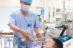 Bé trai đã hồi phục và được ra viện sau 13 ngày điều trị tại bệnh viện. (Ảnh: BVCC0