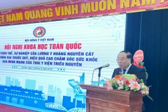 Phó giáo sư Đậu Xuân Cảnh - Chủ tịch Hội Đông Y Việt Nam phát biểu tại Hội nghị. (Ảnh: PV/Vietnam+)
