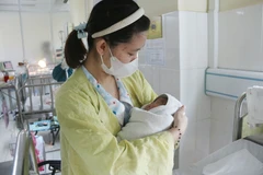 Dự báo, nếu mức sinh tiếp tục giảm thấp, đến năm 2036 Việt Nam sẽ kết thúc thời kỳ dân số vàng. (Ảnh: TTXVN/Vietnam+)