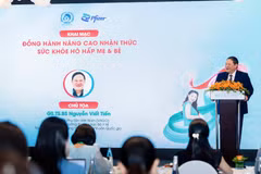 Giáo sư Nguyễn Viết Tiến - Chủ tịch Hội Phụ Sản Việt Nam, Nguyên Thứ trưởng Thường trực Bộ Y tế phát biểu tại buổi Tọa đàm. (Ảnh: PV/Vietnam+)