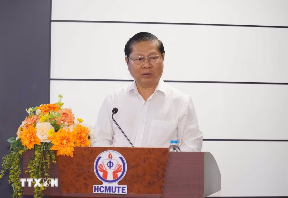 ttxvn-2006-thu-truong-bo-giao-duc.jpg