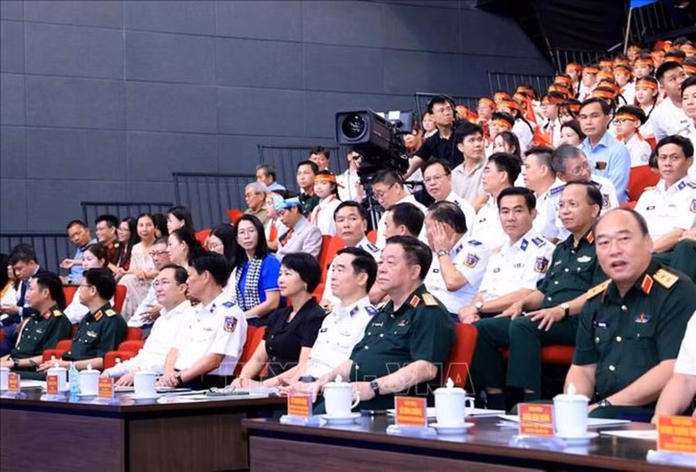 2408-bien-dao-que-huong-2.jpg