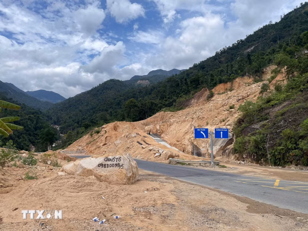 ttxvn-1509-sat-lo-deo-khanh-le-2.jpg