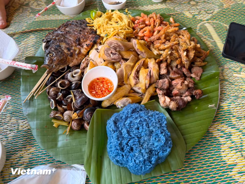 vnp-1208-thac-thung-am-thuc.jpg