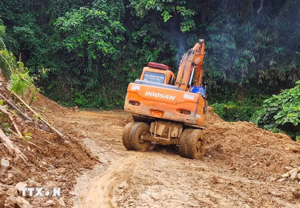 ttxvn-0109-thong-xe-tuyen-doc-dao-nghe-an.jpg
