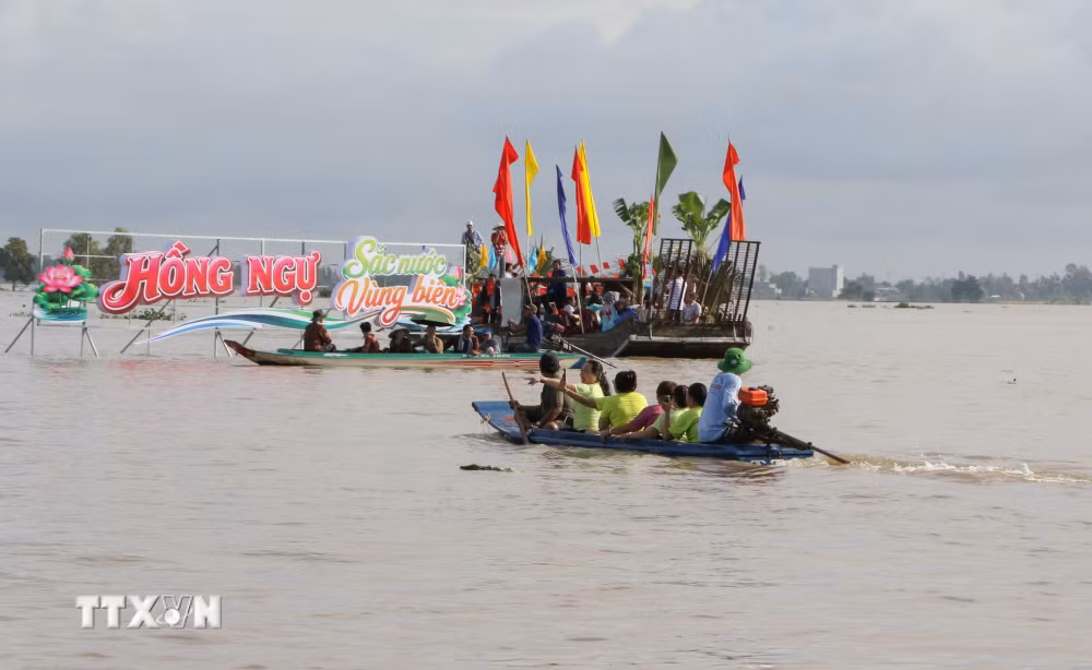 ttxvn_2409-du-lich-mua-nuoc-noi-dong-thap-6643.jpg