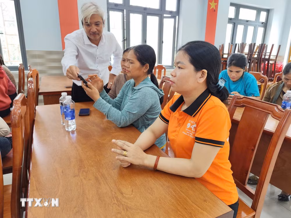 ttxvn-0909-cong-nghe-chuyen-doi-so-dan-toc-thieu-so-da-nang-3.jpg