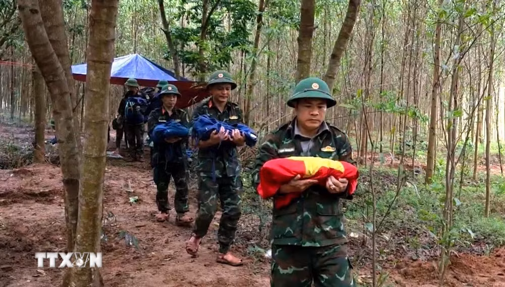ttxvn-1409-hai-cot-liet-sy-quang-tri-2.jpg