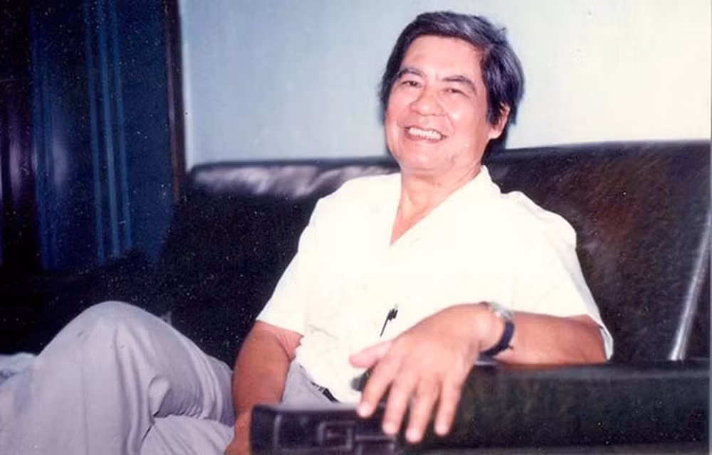 1912-nguyen-dinh-thi.jpg