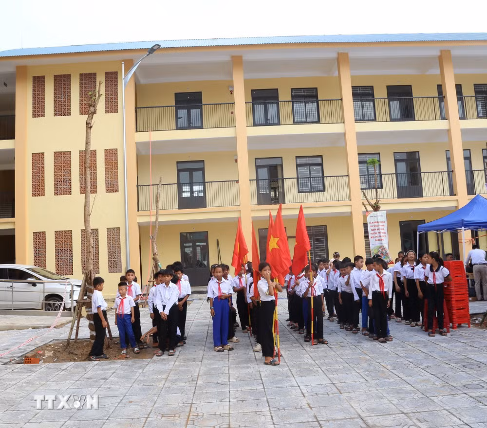 ttxvn_2709-truong-pho-thong-noi-tru-quang-tri-437.jpg