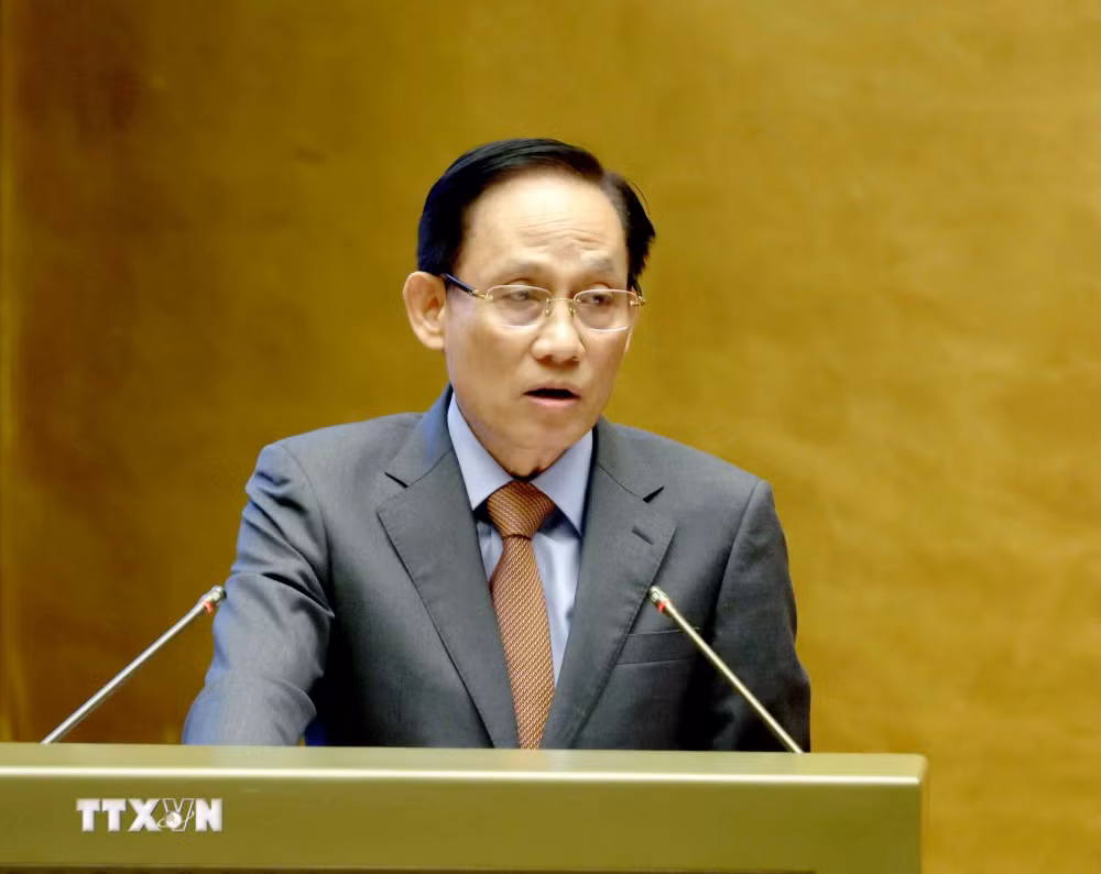 Đồng chí Lê Hoài Trung, Ủy viên Bộ Chính trị, Bộ trưởng Bộ Ngoại giao quán triệt Chuyên đề “Những nội dung trọng tâm, cốt lõi Nghị quyết của Bộ Chính trị về công tác người Việt Nam ở nước ngoài.” (Ảnh: Phương Hoa/TTXVN)