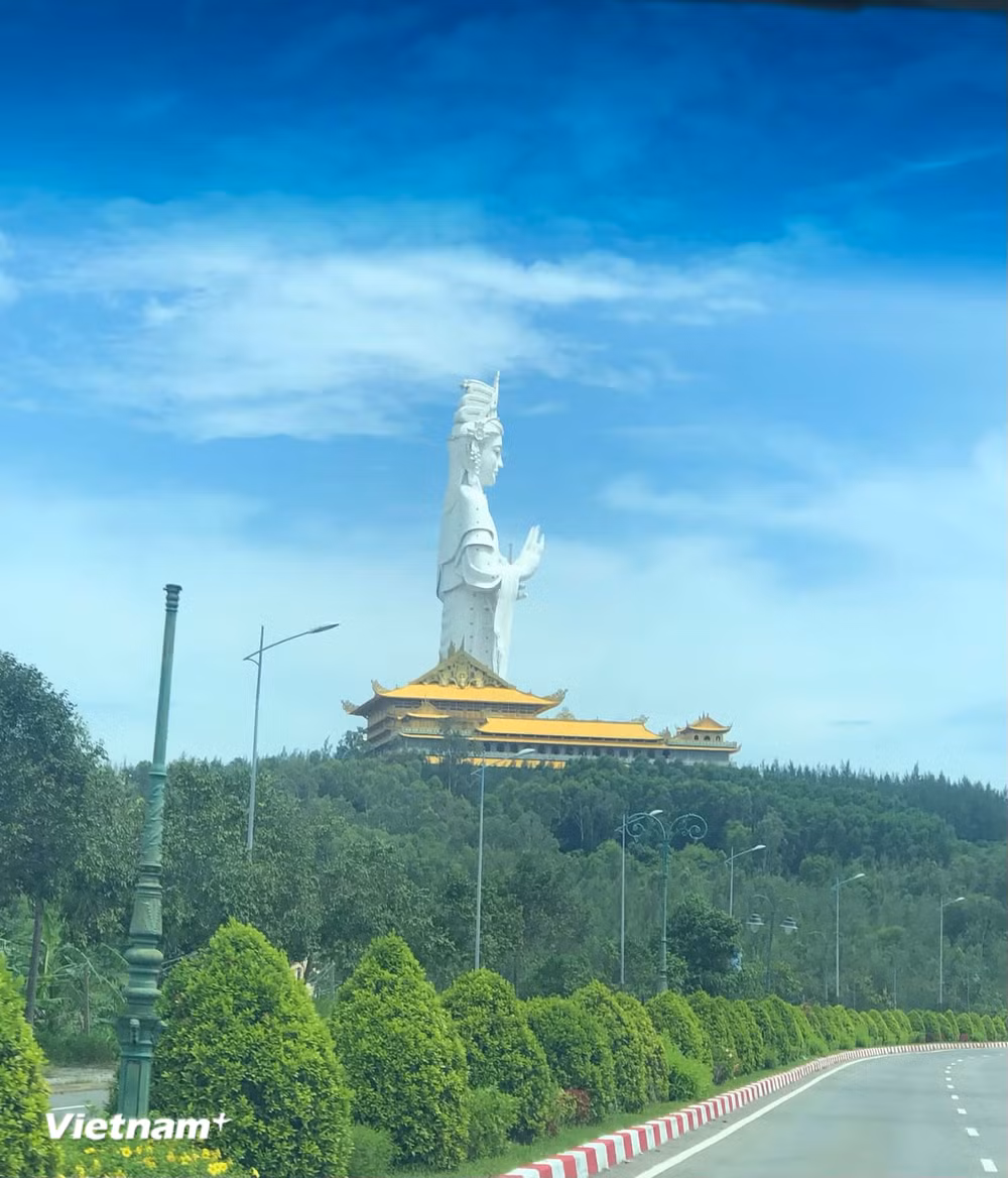 vnp_1410-tuong-phat-ba-quan-am-quang-ngai-9787.jpg