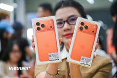 Người dùng Việt Nam hào hứng nhận iPhone 17, iPhone Air sớm